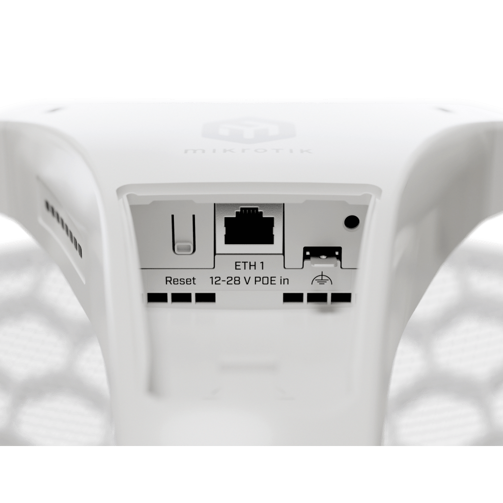 CPE para exteriores de largo alcance con Wi-Fi 6, ideal para enlaces punto a punto, disponible en una versión de 27 dBi (XL).