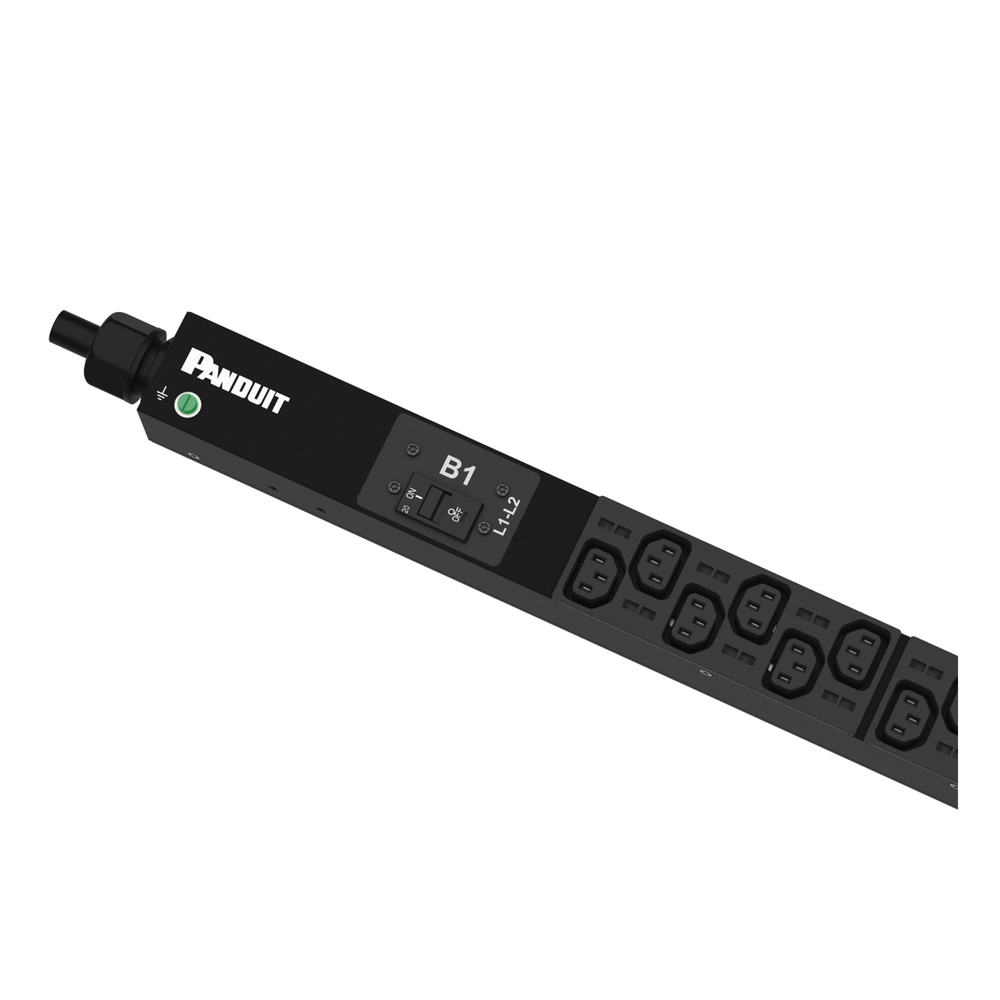 PDU Básico para Distribución de Energía, Enchufe de Entrada NEMA L15-30P, Con 30 Salidas C13 y 6 C19, de Instalación Vertical, 208 Vca, 30 Amp