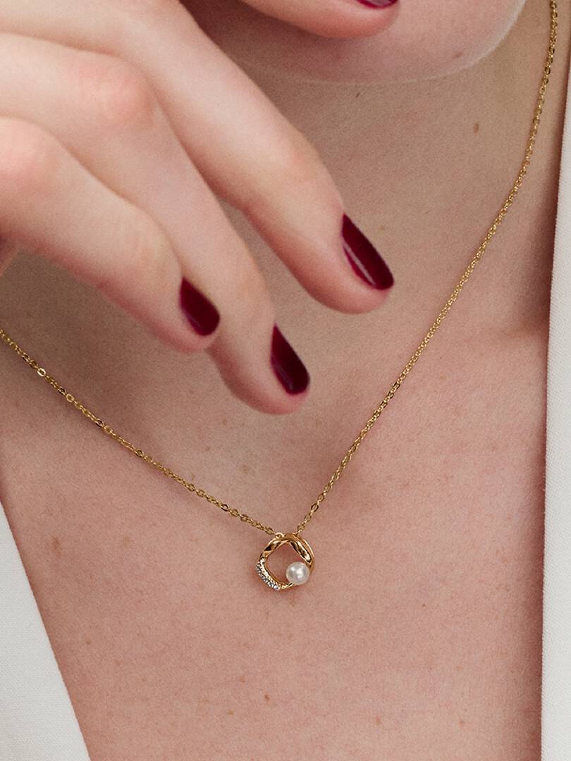 Collar Círculo en Pavé con Perla Cultivada - Baño de Oro 14k