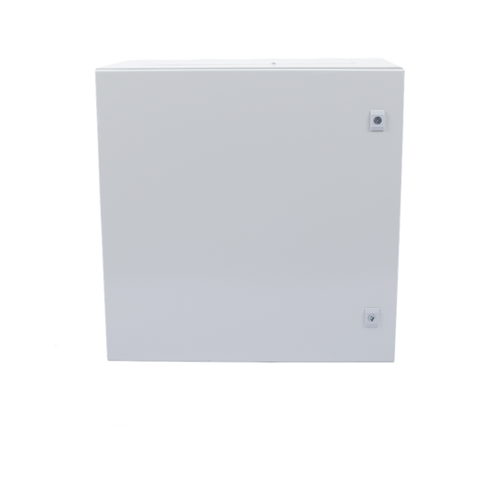 Gabinete de Acero IP66 Uso en Intemperie (600 x 600 x 300 mm) con Placa Trasera Interior Metálica y Compuerta Inferior Atornillable (Incluye Chapa y Llave T).