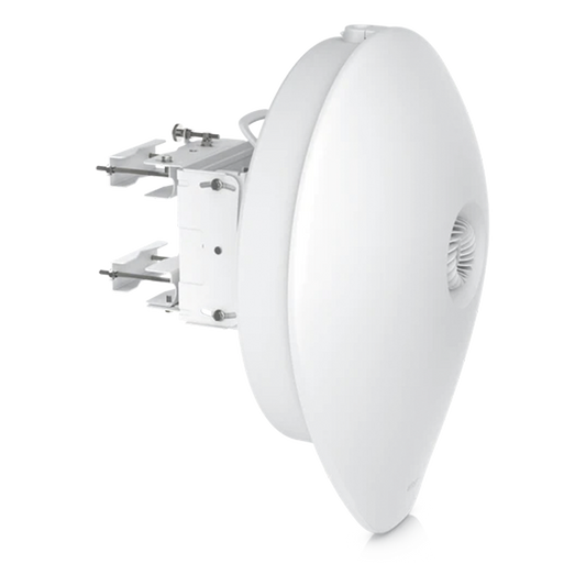 airFiber 60 XG Radio PtP 60 GHz (57–66 GHz) con Radio de Respaldo de 5 GHz, Para una Distancia de Hasta 4 km con Soporte SFP+