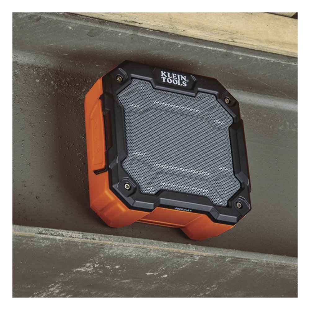 Bocina Portátil BLUETOOTH® con Imán y Gancho para Colgarse. Permite Altavoz Manos Libres con Micrófono Incorporado.