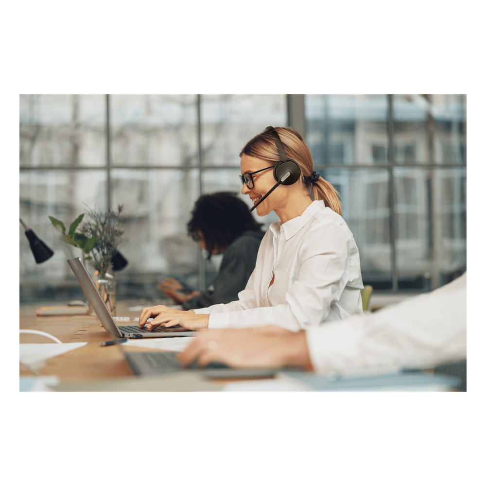 Diadema Inalámbrica WH64 Hybrid Mono UC de Yealink con Bluetooth 5.2 y Conectividad UC Plug-and-Play