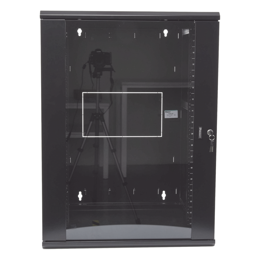 Gabinete PanZone de Montaje en Pared, de 19in, Puerta con Ventana de Seguridad, 18 UR, 635mm de Profundidad, Color Negro