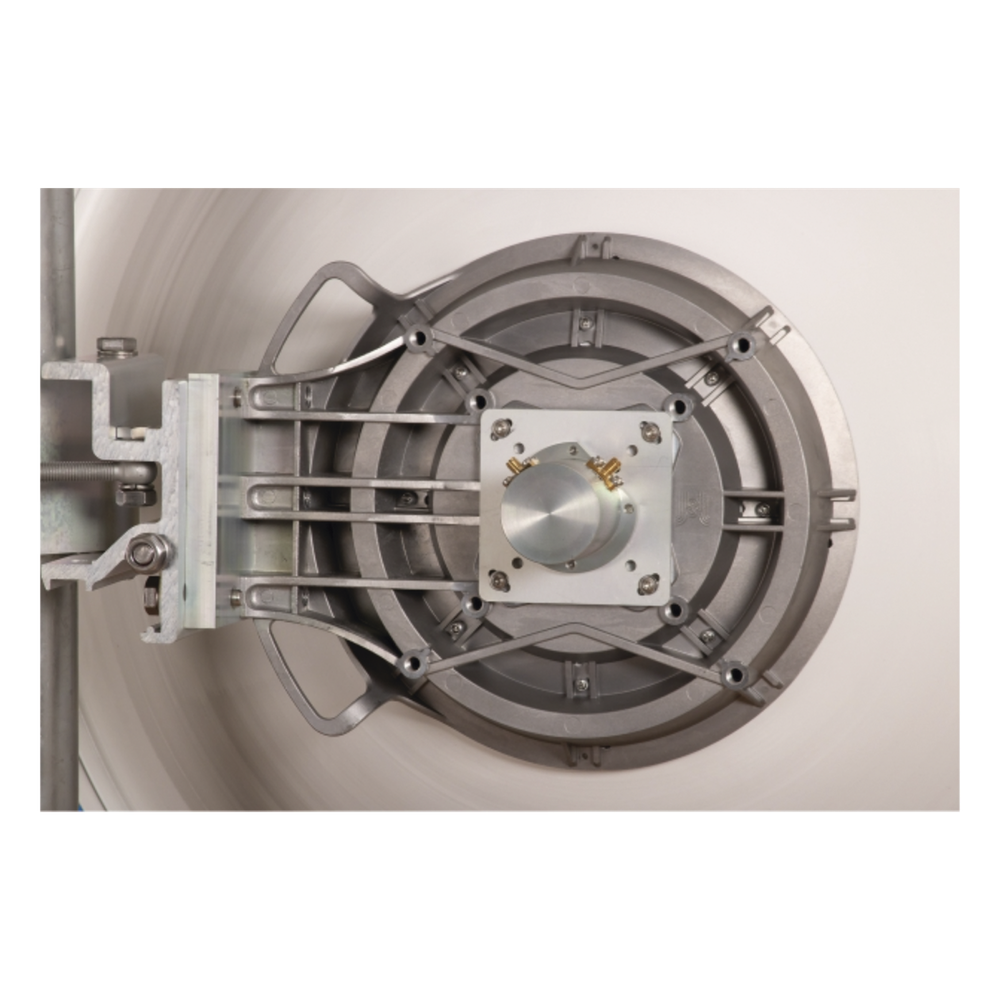 Antena Direccional de Alto Rendimiento / 30.5 ± 1 dBi / 2 ft / 5.9-7.125 GHz / Conectores RP-SMA / Alto Aislamiento al Ruido / Fácil Montaje y herraje de acero inoxidable /  Radomo Incluido