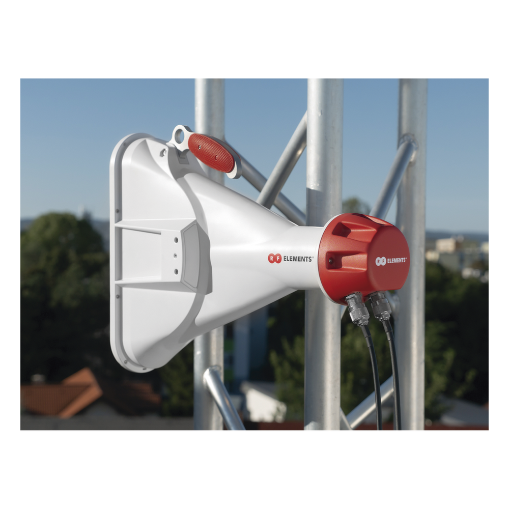 Antena Sectorial Asimétrica Carrier Class apertura 60 grados tipo cuerno 17 dBi 5180-6000 MHz conectores tipo N hembra
