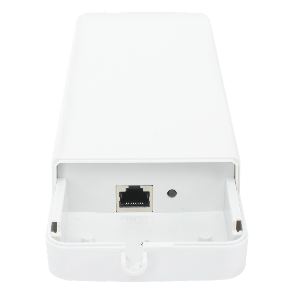 Suscriptor ePMP Force 130 MIMO 2x2 / 28 dBm de potencia / Mejor desempeño en zonas altamente ruidosas / 5150-5970 MHz / Distancia de 3 km en PTMP / Antena integrada de 14 dBi (C050900C505A)