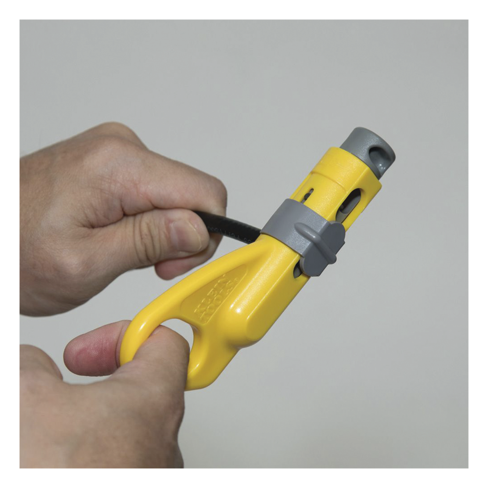 Pelacables Radial de Cables Coaxiales.