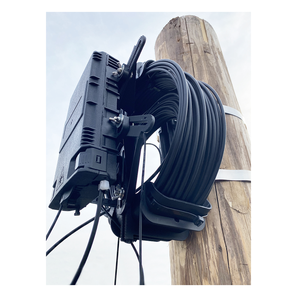 Brackets para Montaje de Caja de Empalme a Raqueta LP-CSS (2 Piezas)
