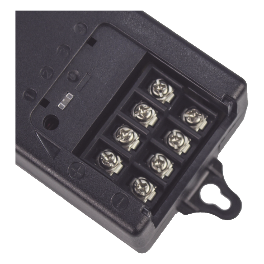 Fuente de Poder de 12 Vcc @ 5A / 4 Cámaras / FILTRO DE RUIDO ESPECIAL PARA CAMARAS 4K / Fusible Reseteable Inter Construido PTC / Protección Contra Sobre-Tensiones y Contra Cortocircuito / Recomendado para cámaras 4K.